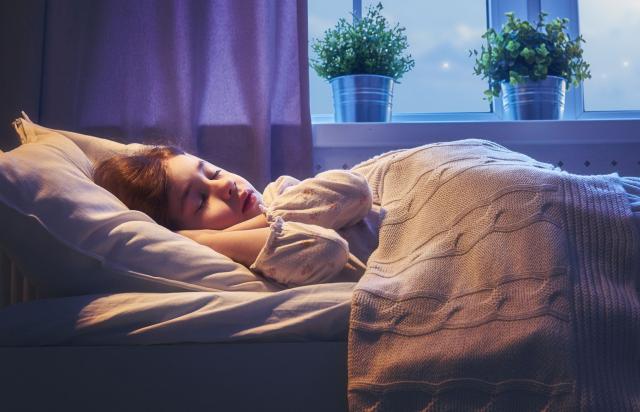Kada je najbolje da pošaljete decu na spavanje?
